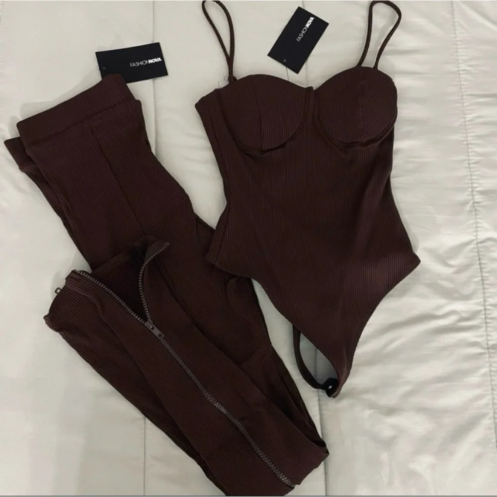 Fashion Nova Chocolate Bodysuit + Leggings SET - Picture 5 of 6